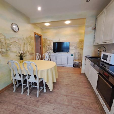 Andyshaun Service Appartments 里加 外观 照片